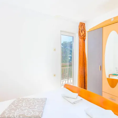 Apartment Grbavac 2 *